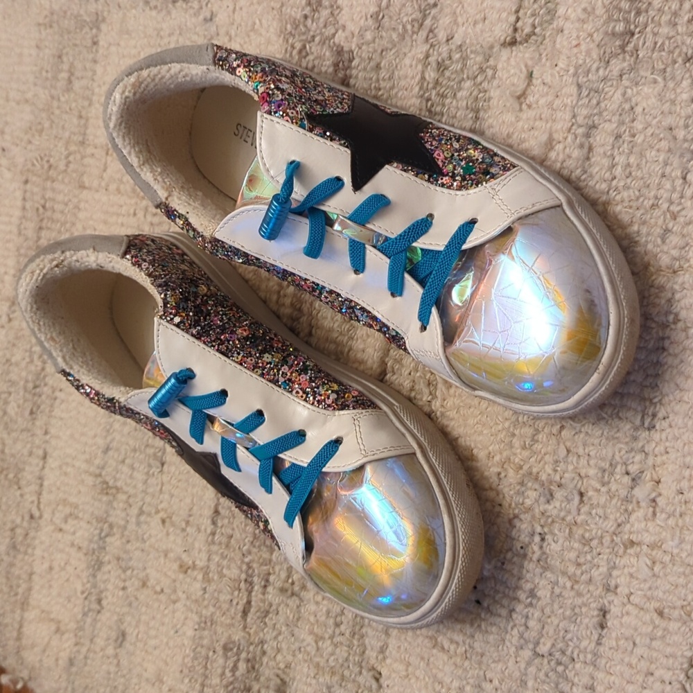 GUC Steve Madden Colorful Glitter Sneakers with Blue Laces Size 4